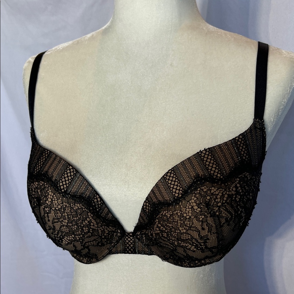 Black Lace Push-Up Bra - Women's Intimates